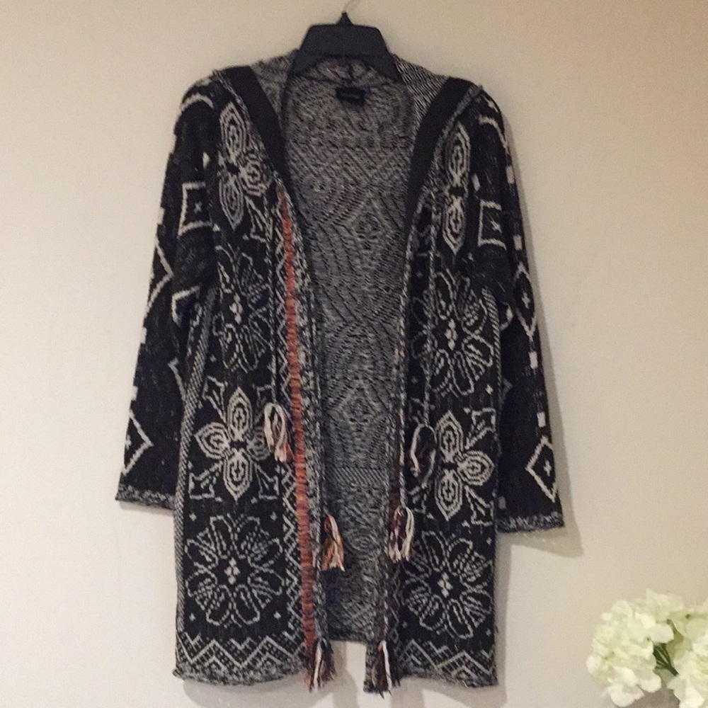 Unique 3/4 Sweater